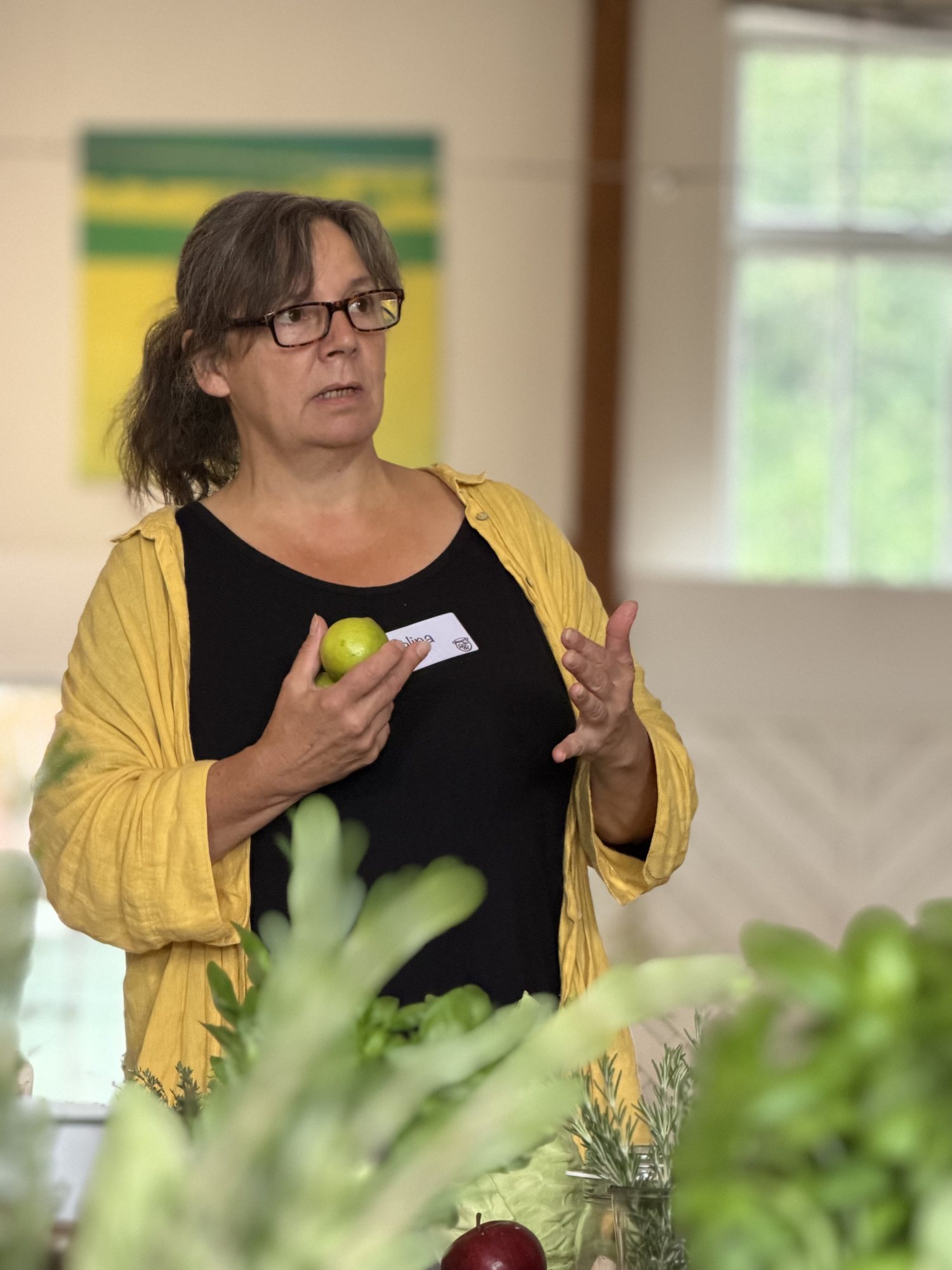 Vorbereitung von Gemüse im Fermentierworkshop